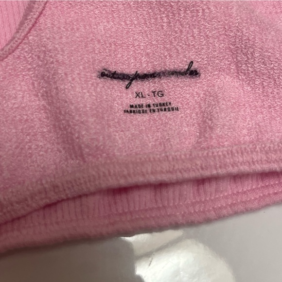 NWT ⚜️💖⚜️ Out From Under Riley Seamless Low-Back Cropped Top - Picture 11 of 16